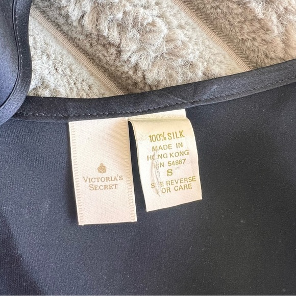 Vintage Victoria's Secret 100% Silk Black Camisole Top - Picture 3 of 4